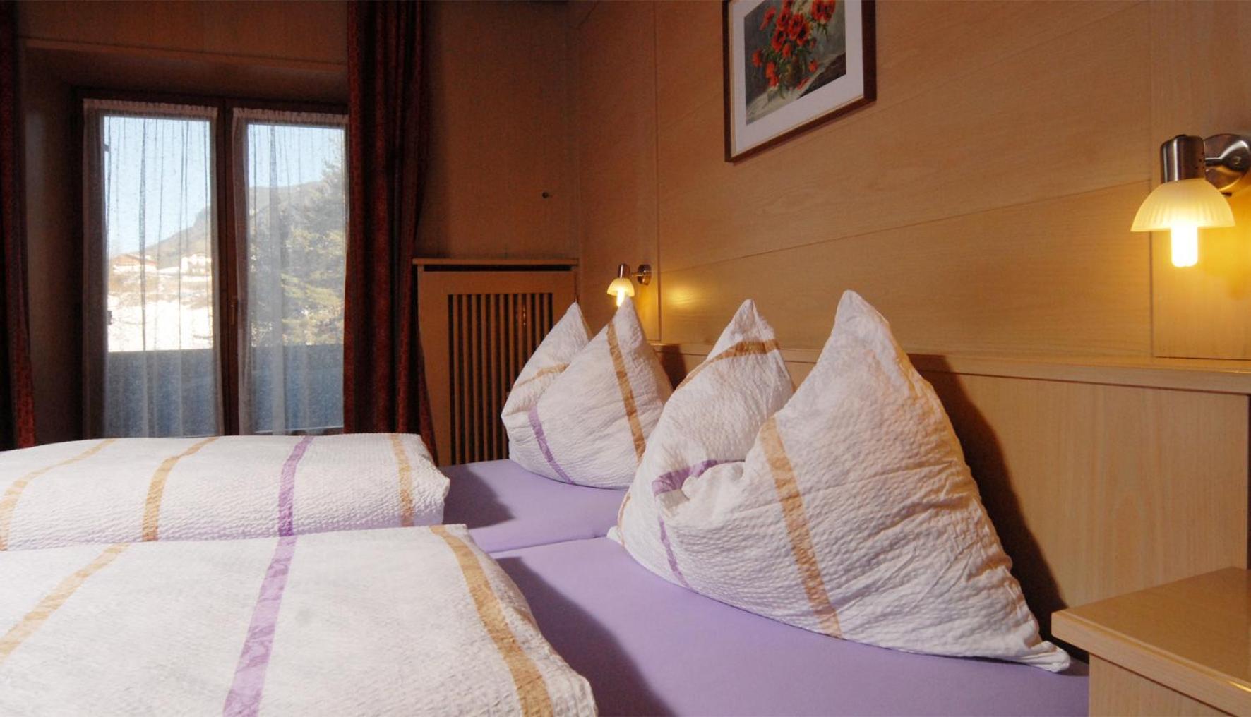 Garni Waldfrieden Hotel กัสเตลรอตโต ภายนอก รูปภาพ